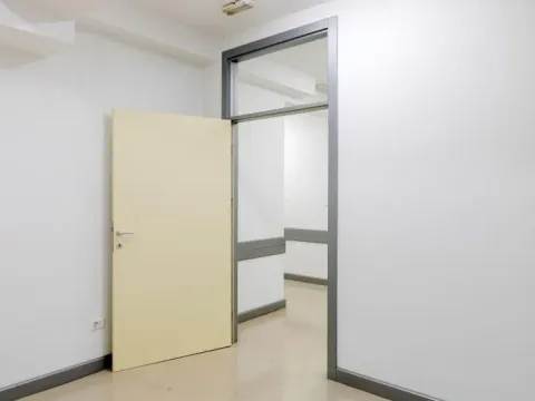 Sale, office space, 149m², Slavujev Venac, Zvezdara Sve Podlokacije - image 13