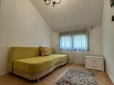 Izdavanje, trosoban stan, 105m², Gornja Gorica, Podgorica - image 6