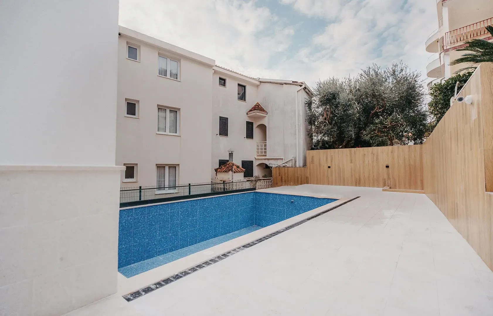 Izdavanje, ugostiteljski objekat, 1600m², Budva, Crna Gora