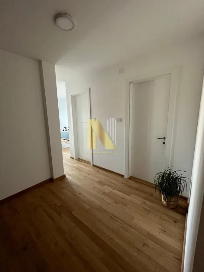 Izdavanje, trosoban stan, 71m², Socijalno, Novi Sad Sve Podlokacije