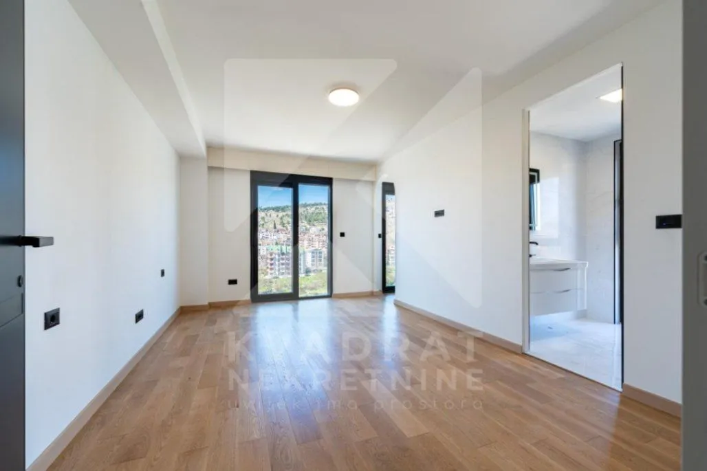 Prodaja, trosoban stan, 163m², Vezirov Most, Podgorica