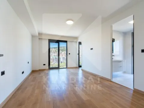 Sale, three bedroom apartment, 163m², Vezirov Most, Podgorica - image 6