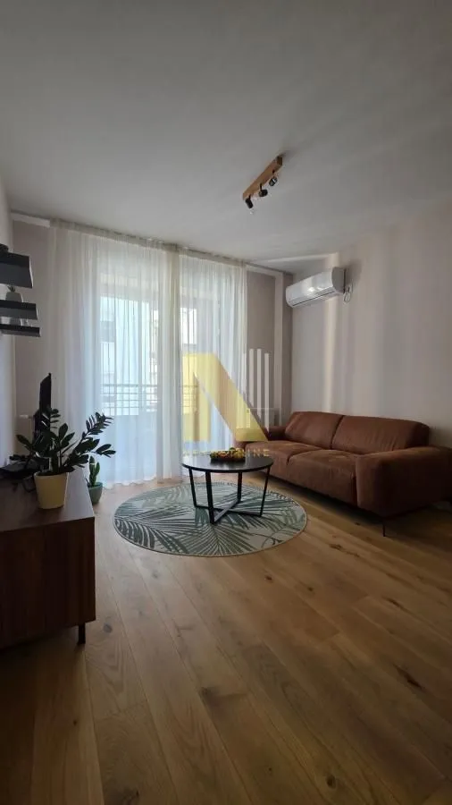 Izdavanje, dvosoban stan, 42m², Socijalno, Novi Sad Sve Podlokacije