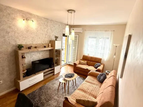 Rent, one bedroom apartment, 45m², Pobrežje, Podgorica - image 2