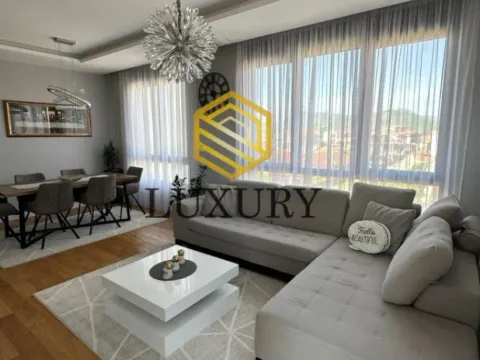 Izdavanje, jednosoban stan, 56m², City Kvart, Podgorica - image 1