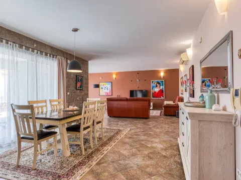 Prodaja, kuća, 400m², Bečići, Budva - image 4