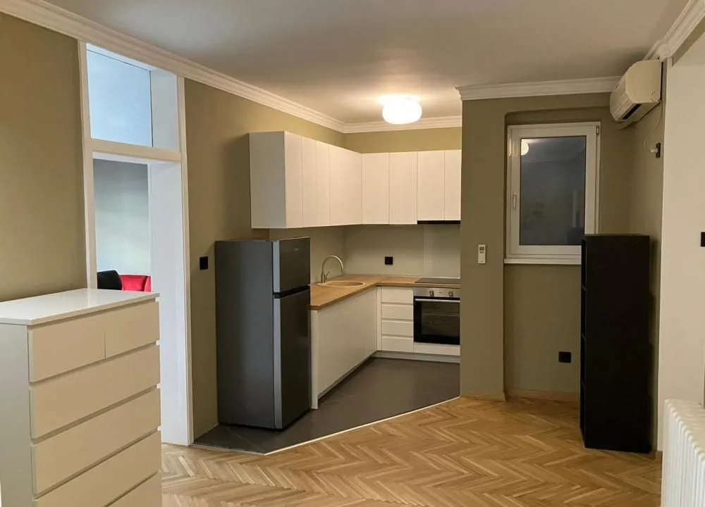 Rent, three bedroom apartment, 80m², Vračar Sve Podlokacije, Beograd