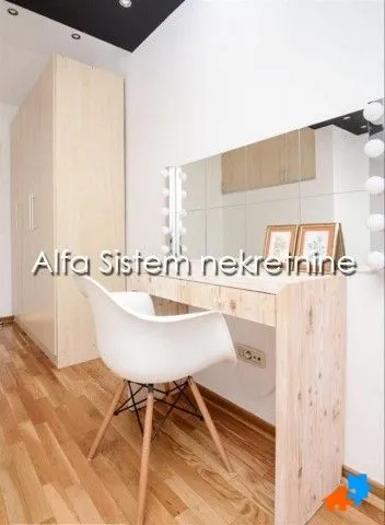 Rent, four bedroom apartment, 140m², Đeram Pijaca, Beograd