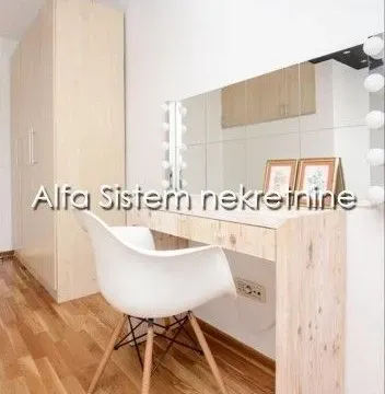 Izdavanje, četvorosoban stan, 140m², Đeram Pijaca, Beograd - image 13