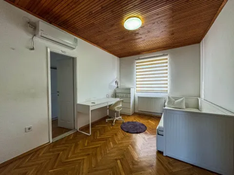 Izdavanje, kuća, 250m², Zagorič, Podgorica - image 23