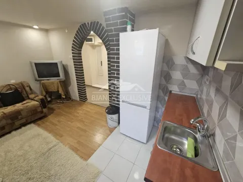 Prodaja, jednosoban stan, 36m², Zemun Kalvarija, Zemun Sve Podlokacije - image 4