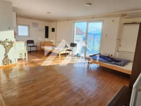 Izdavanje, kuća, 2500m², Bukovački plato, Petrovaradin - image 4