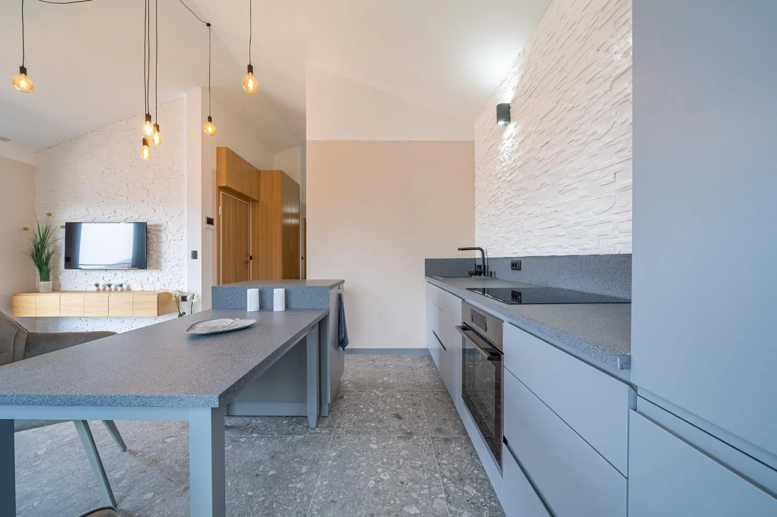 Prodaja, trosoban stan, 77m², Tivat, Crna Gora