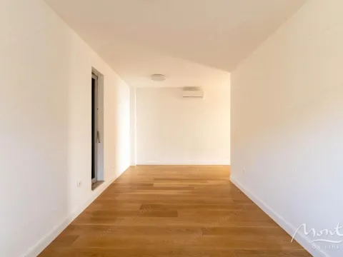 Sale, three bedroom apartment, 160m², Pržno, Budva - image 17