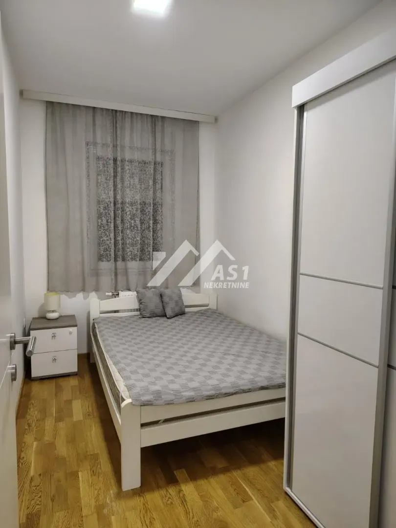 Izdavanje, jednosoban stan, 38m², Rotkvarija, Novi Sad Sve Podlokacije