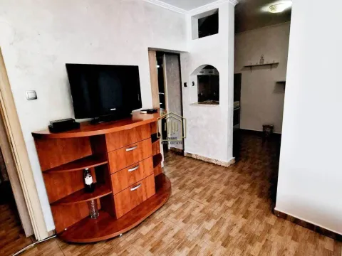 Izdavanje, jednosoban stan, 31m², Stari Aerodrom, Podgorica - image 2