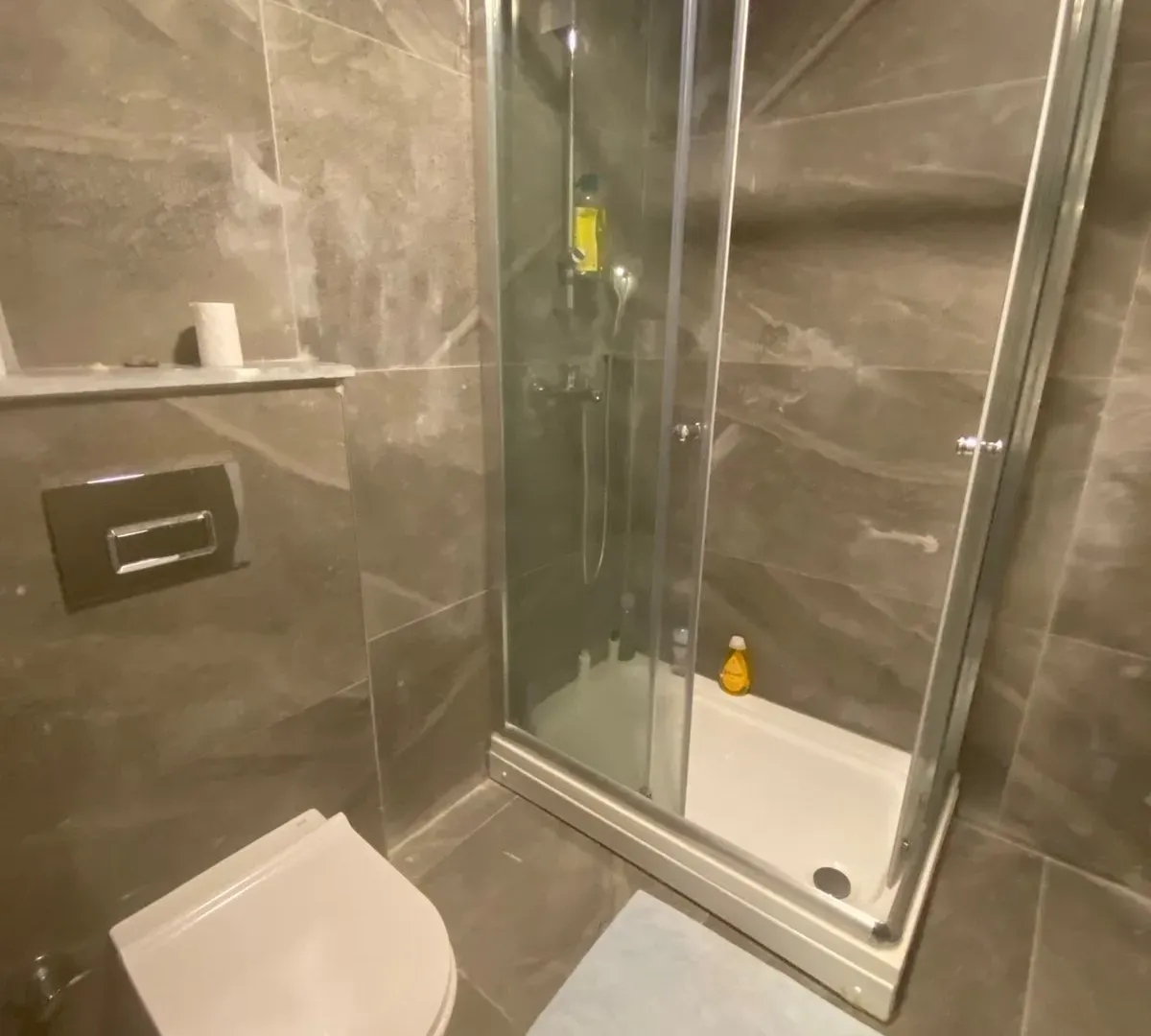 Izdavanje, trosoban stan, 130m², Herceg Novi, Crna Gora