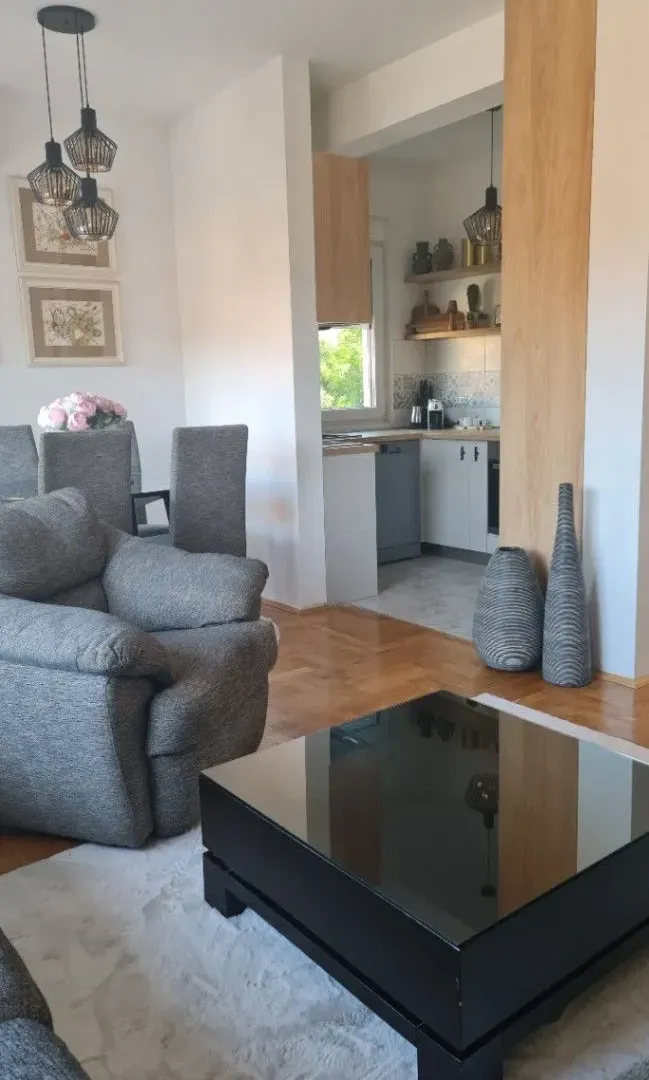 Rent, one bedroom apartment, 48m², Cetinje, Crna Gora