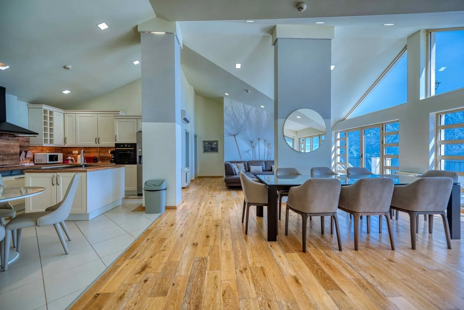 Sale, three bedroom apartment, 167m², Prčanj, Kotor
