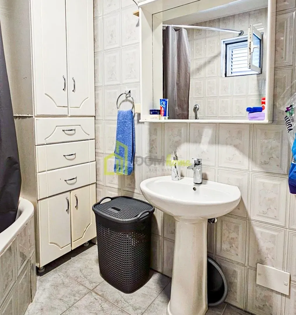 Sale, house, 350m², Momišići, Podgorica