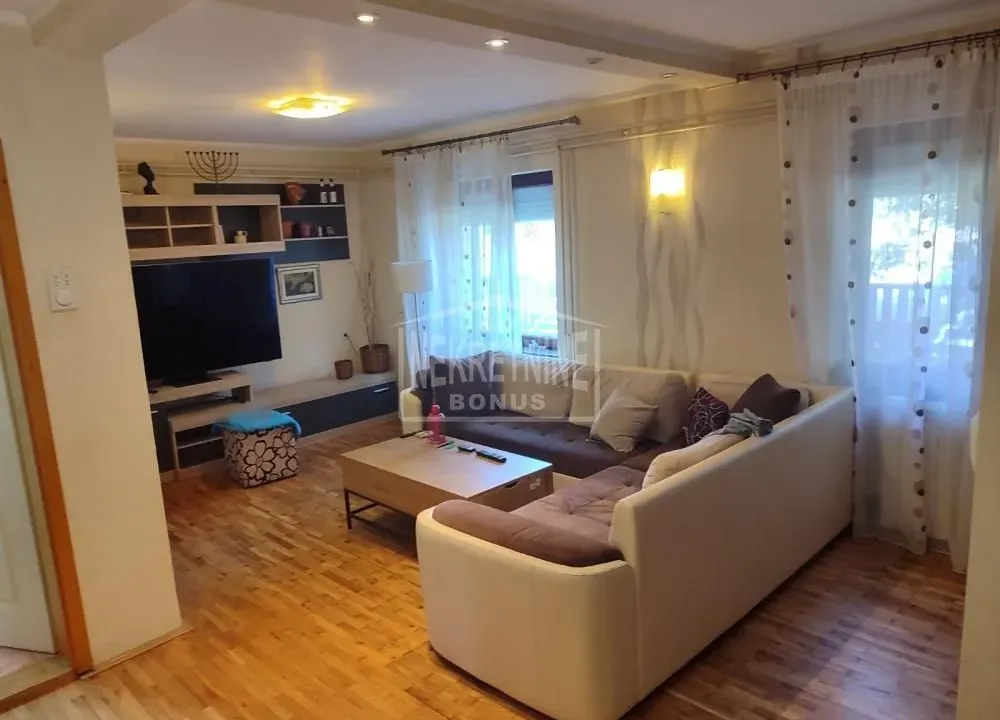 Prodaja, kuća, 152m², Mali Radanovac, Subotica