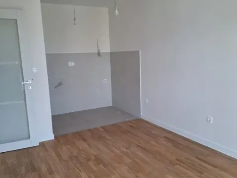 Prodaja, jednosoban stan, 39m², Pobrežje, Podgorica - image 8