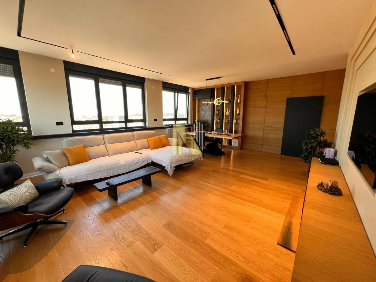 Sale, four bedroom apartment, 135m², Bulevar patrijarha Pavla, Novi Sad Sve Podlokacije