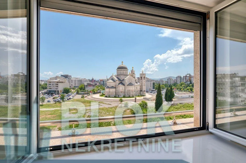 Izdavanje, dvosoban stan, 70m², Preko Morače, Podgorica