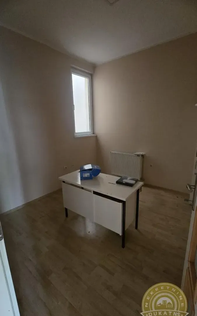 Izdavanje, poslovni prostor, 70m², Novi Sad, Srbija