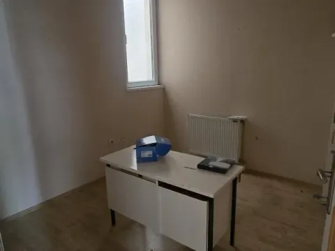 Izdavanje, poslovni prostor, 70m², Novi Sad, Srbija - image 4