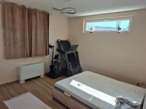 Rent, house, 157m², Tološi, Podgorica - image 9