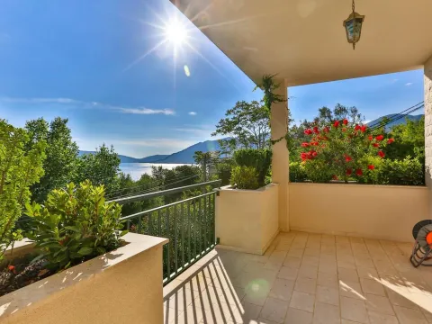 Prodaja, kuća, 240m², Tivat, Crna Gora - image 17