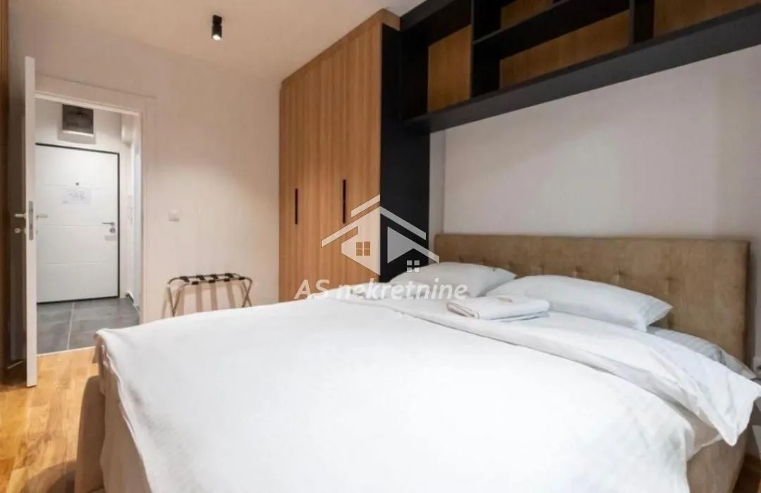 Izdavanje, dvosoban stan, 55m², Južni Bulevar, Vračar Sve Podlokacije