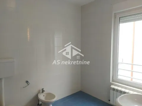 Izdavanje, kuća, 300m², Savski Venac, Beograd - image 31