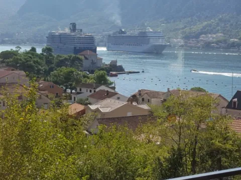 Izdavanje, kuća, 65m², Dobrota, Kotor - image 4