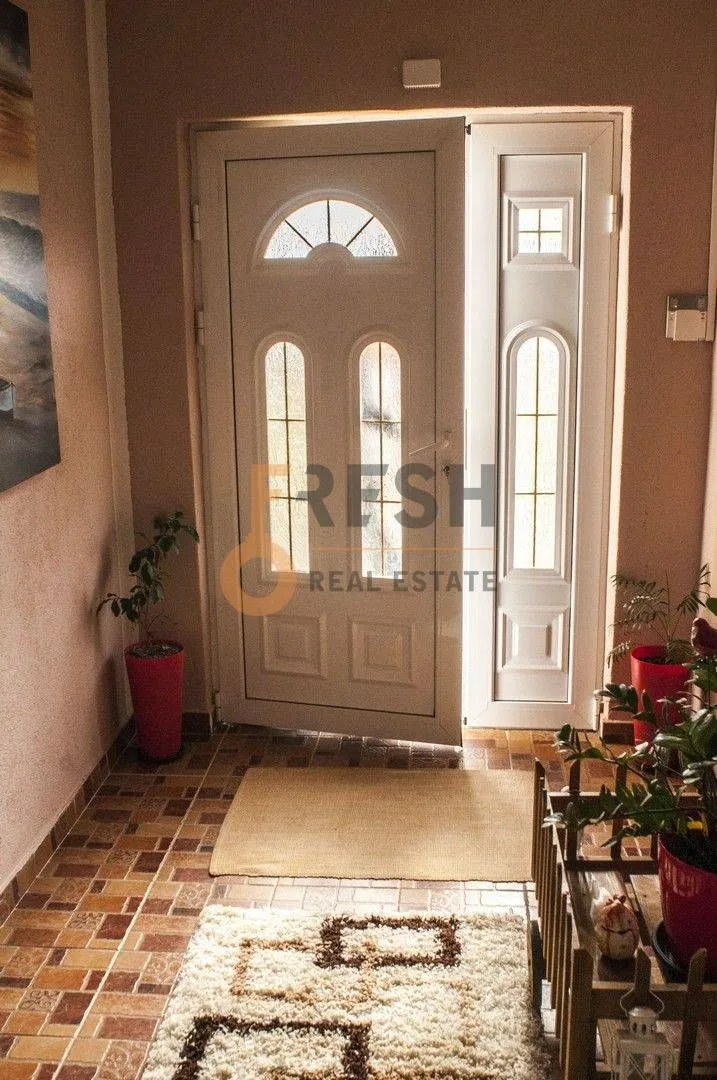 Sale, house, 400m², Ostalo, Podgorica