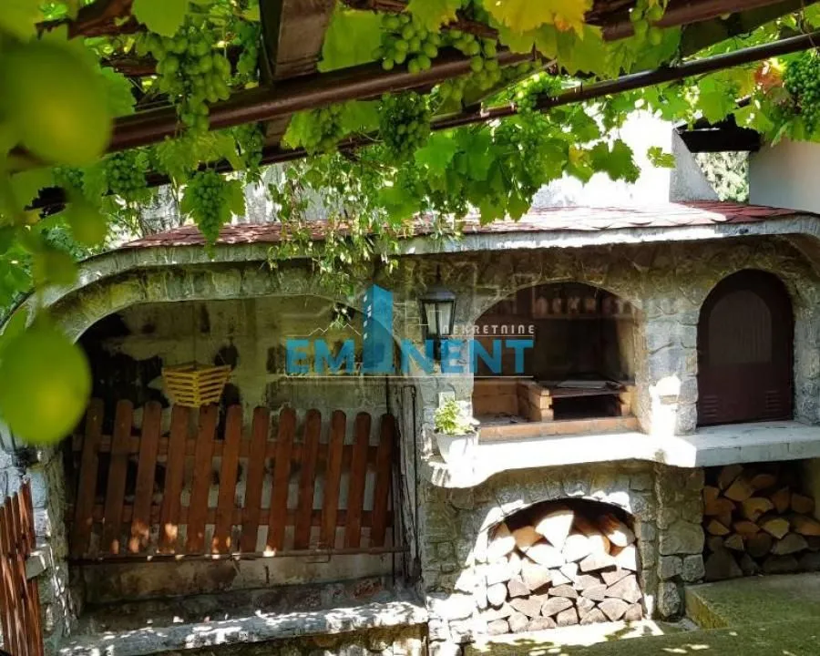 Prodaja, kuća, 465m², Voždovac Sve Podlokacije, Beograd