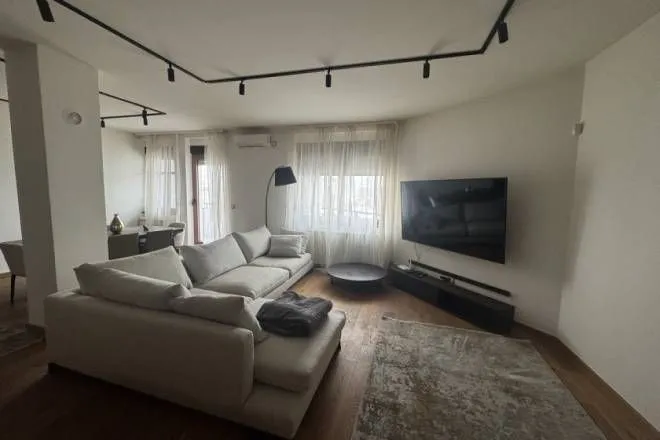 Rent, three bedroom apartment, 110m², Slavija, Vračar Sve Podlokacije