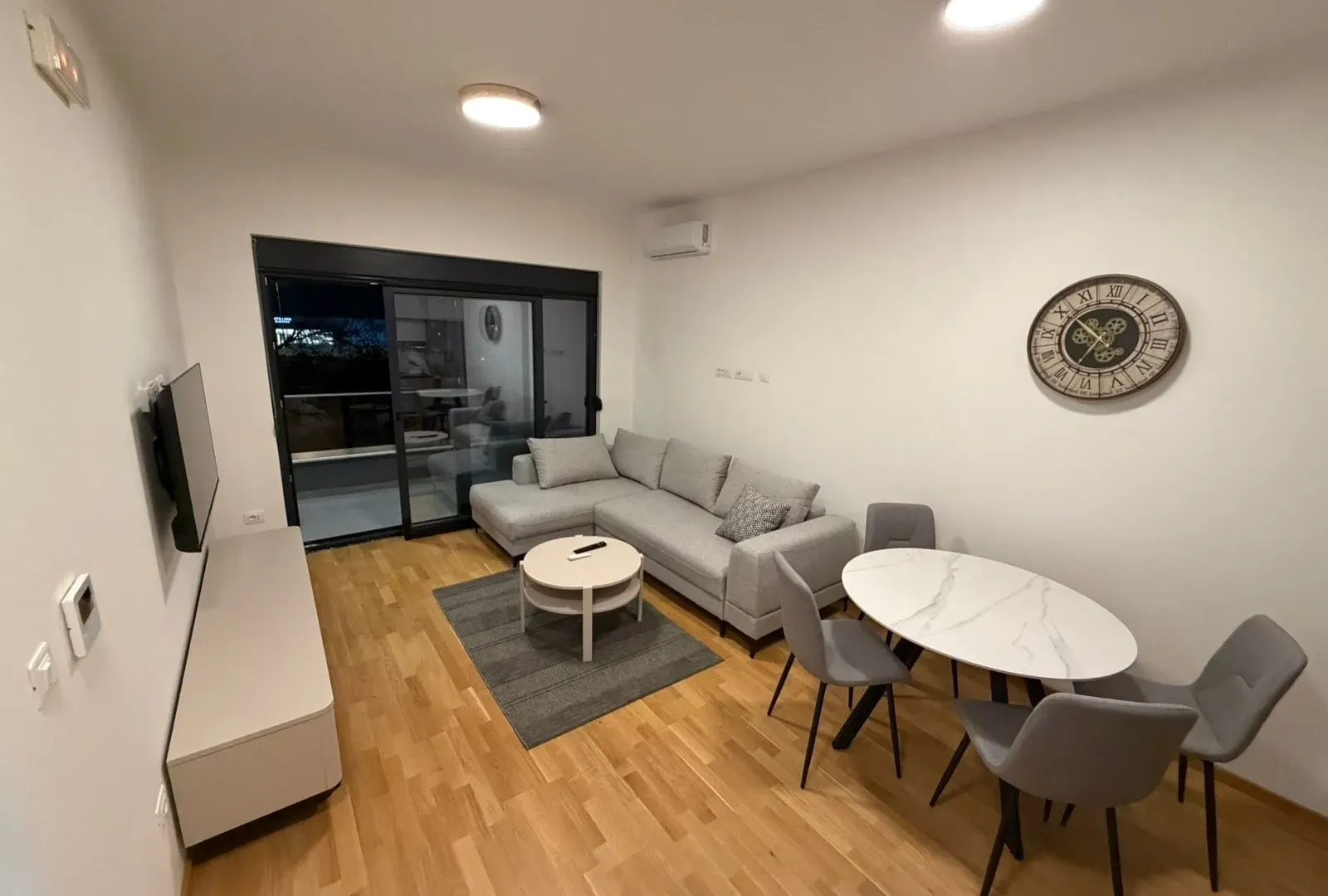 Izdavanje, jednosoban stan, 43m², Donja Gorica, Podgorica