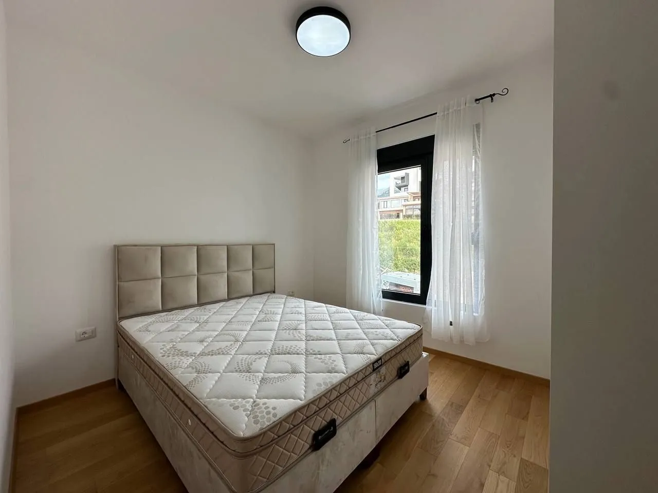 Rent, one bedroom apartment, 42m², Bečići, Budva
