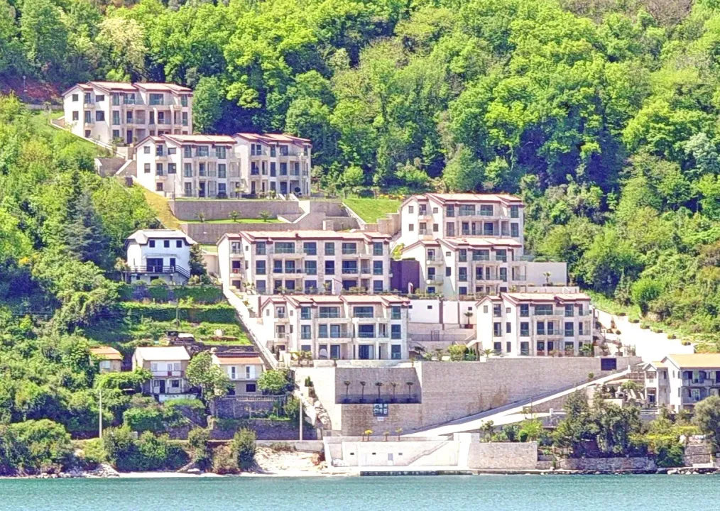 Sale, two bedroom apartment, 47m², Morinj, Kotor