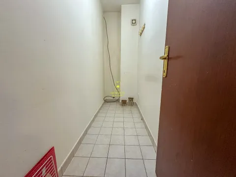 Prodaja, trosoban stan, 111m², Malo Brdo, Podgorica - image 6