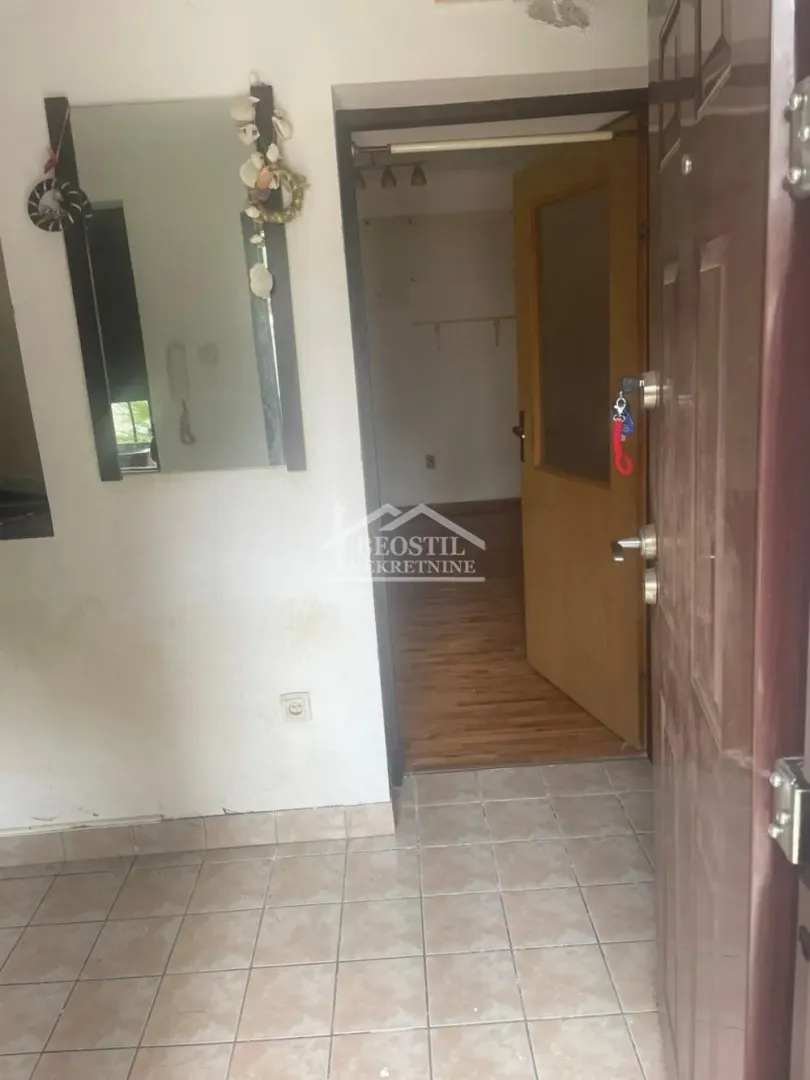 Sale, two bedroom apartment, 38m², Zemun Kej, Zemun Sve Podlokacije