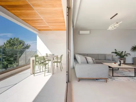 Rent, two bedroom apartment, 79m², Šušanj, Bar - image 9