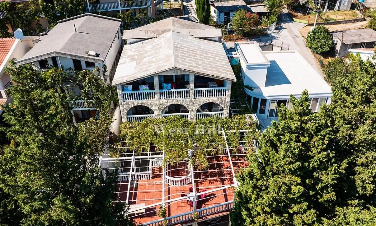 Sale, hospitality venue, 360m², Zagrađe, Bar