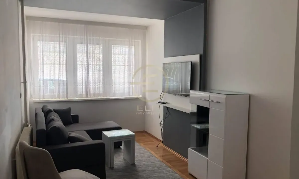 Izdavanje, jednosoban stan, 34m², Socijalno, Novi Sad Sve Podlokacije