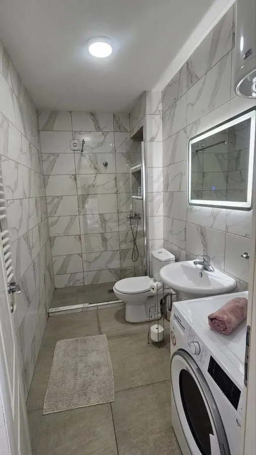 Izdavanje, jednosoban stan, 41m², Rotkvarija, Novi Sad Sve Podlokacije