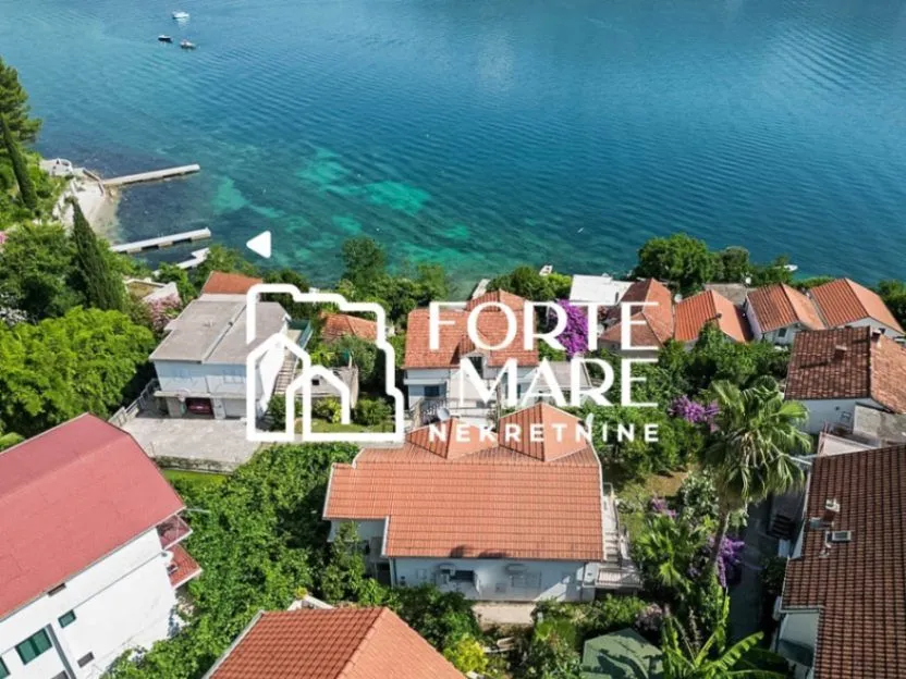 Prodaja, kuća, 110m², Njivice, Herceg Novi
