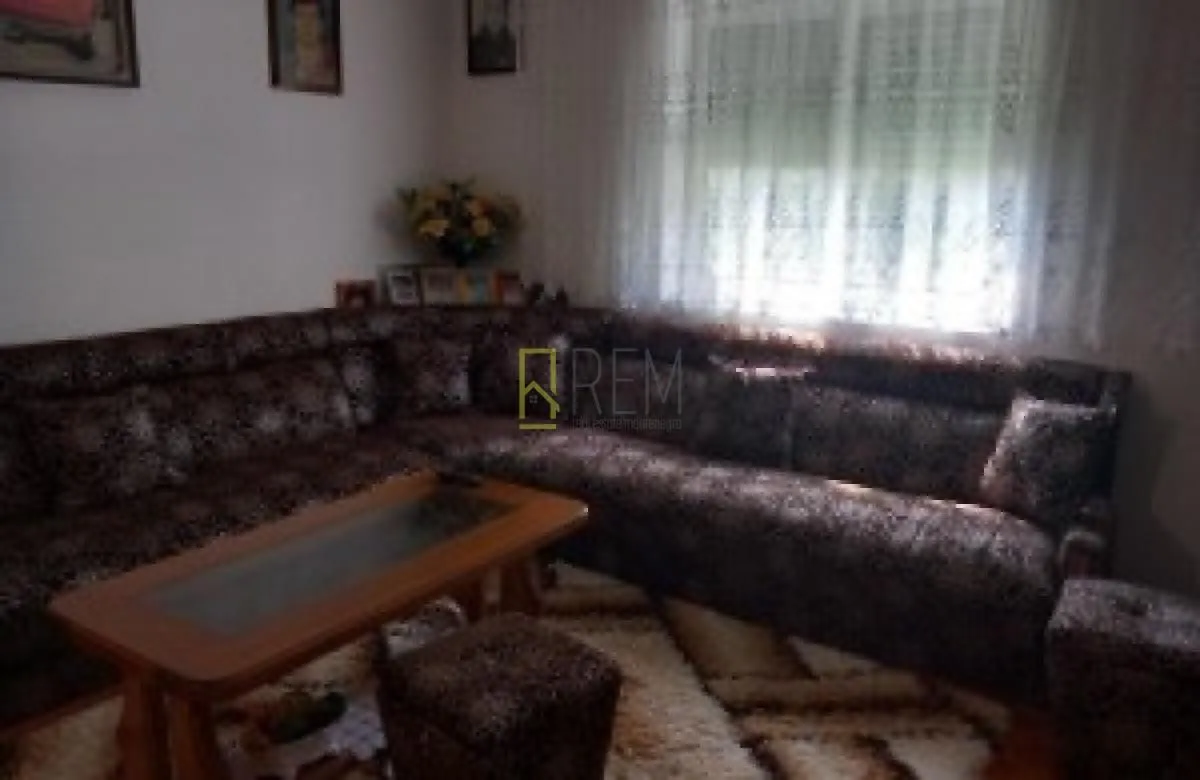 Izdavanje, kuća, 120m², Kunje, Bar