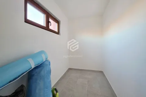 Rent, one bedroom apartment, 42m², Stari Aerodrom, Podgorica - image 17